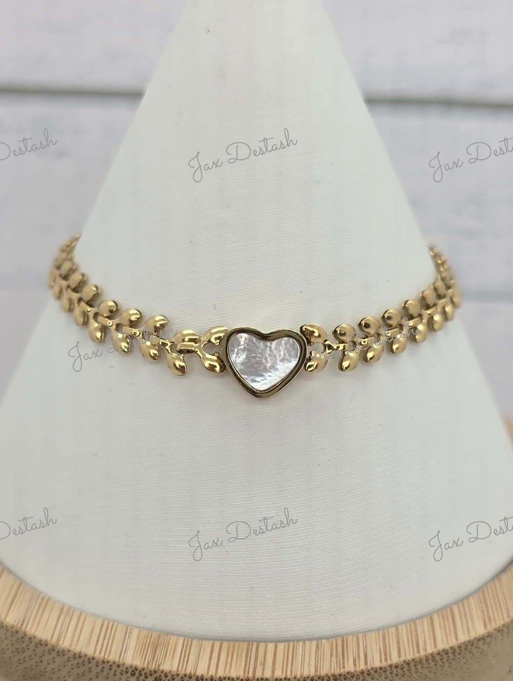 Stainless Steel Gold Tone Mother-of-Pearl Heart Inlay Bracelet BR4518